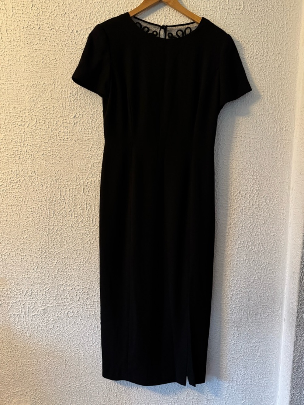Maggy London Black Short-Sleeve Midi Dress